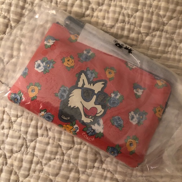 NWT Coach RARE adorable dog wristlet!! PRICE FIRM - Picture 4 of 4